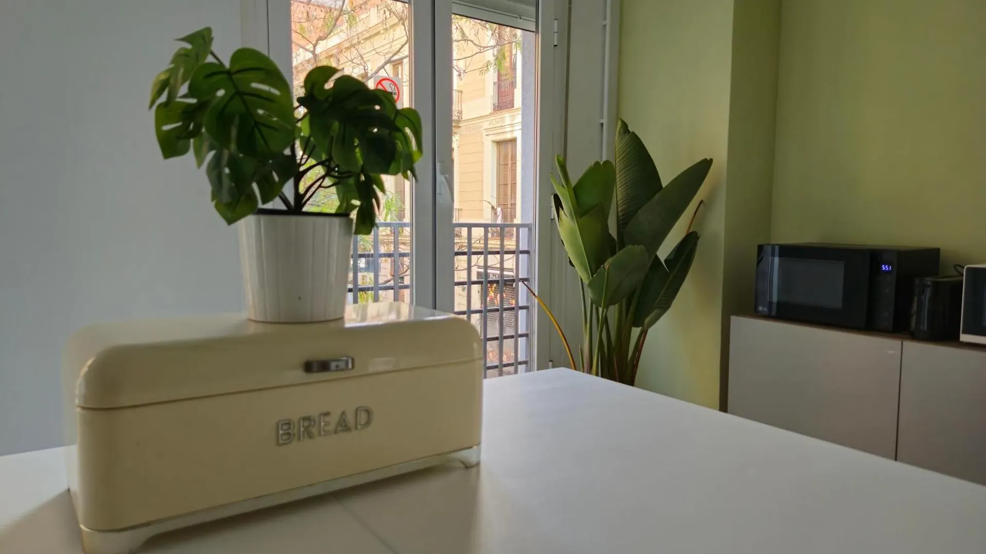 Heylola! Hostel Barcelona Spain